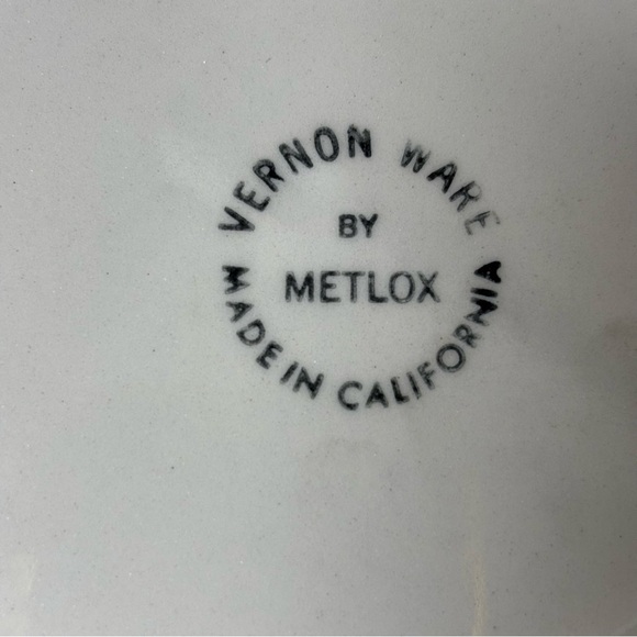 Set 4- 7-5/8" Metlox Pottery "Florence" Sculptured Fruit Salad Plates - Picture 5 of 6